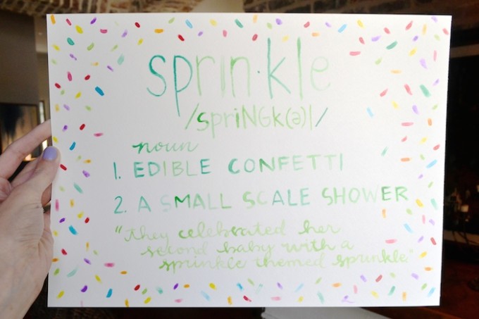 5 simple steps to throwing a baby sprinkle // www.thehiveblog.com
