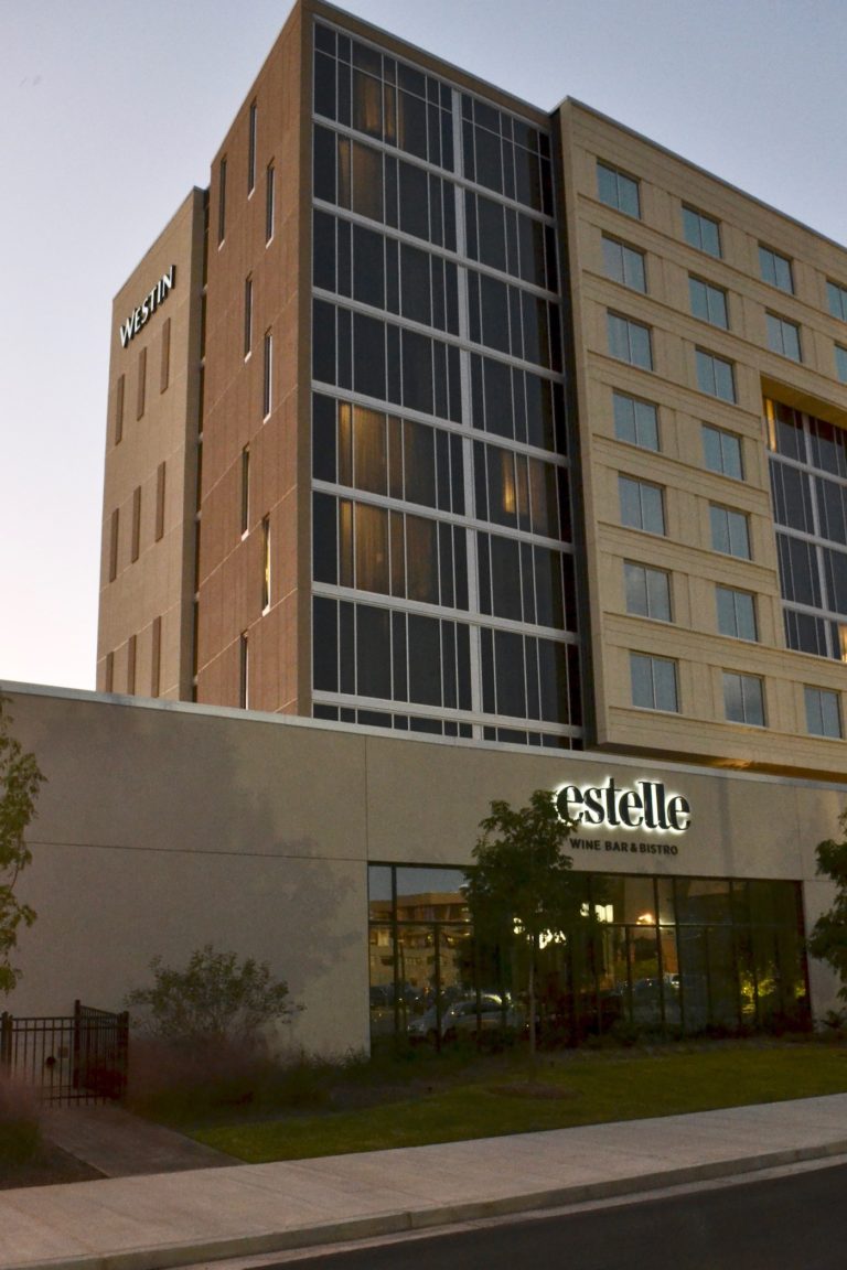 Estelle Wine Bar & Bistro at The Westin Jackson // www.thehiveblog.com