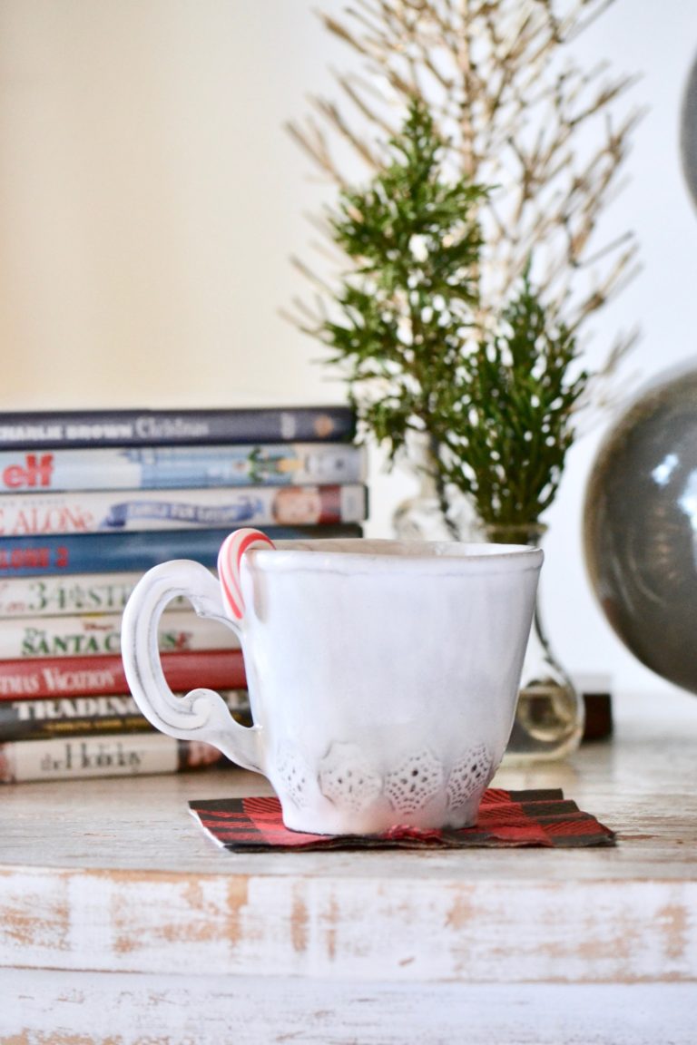 Cocoa For Two + The Best Christmas Movies // www.thehiveblog.com