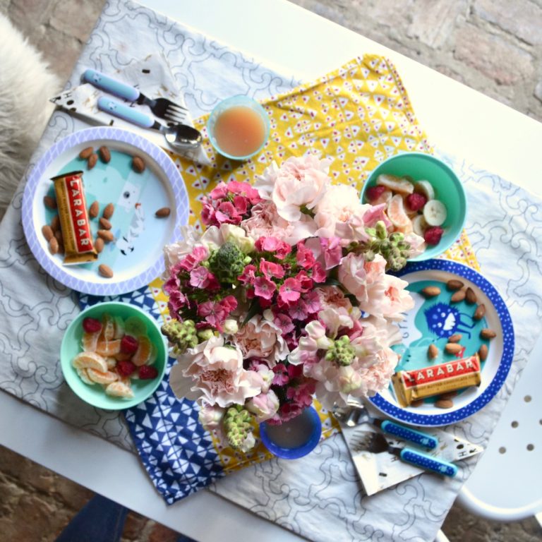 Make Mealtime Matter with Cheeky // www.thehiveblog.com