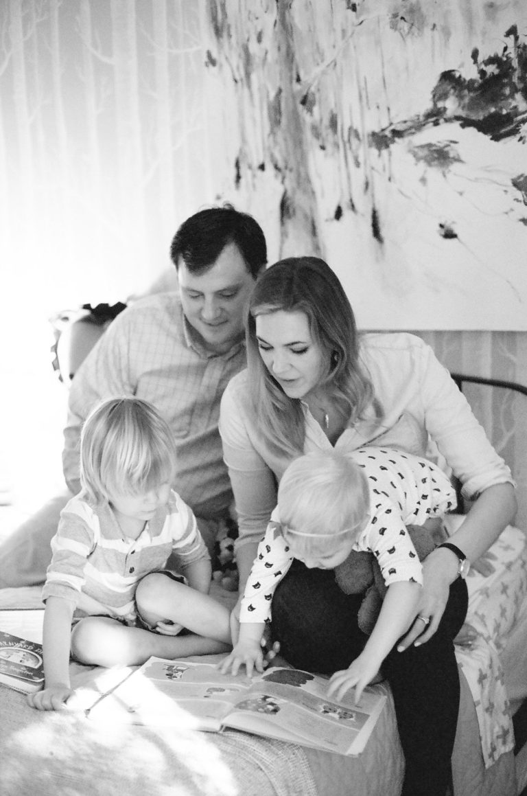 Family Lifestyle Photo Shoot with Hannah Groat // www.thehiveblog.com // #family #lifestyle #photography