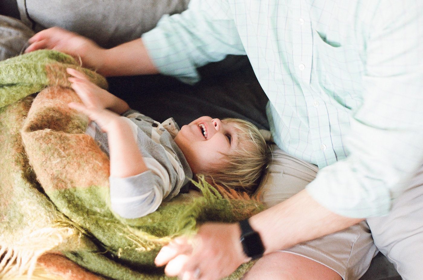Family Lifestyle Photo Shoot with Hannah Groat // www.thehiveblog.com // #family #lifestyle #photography