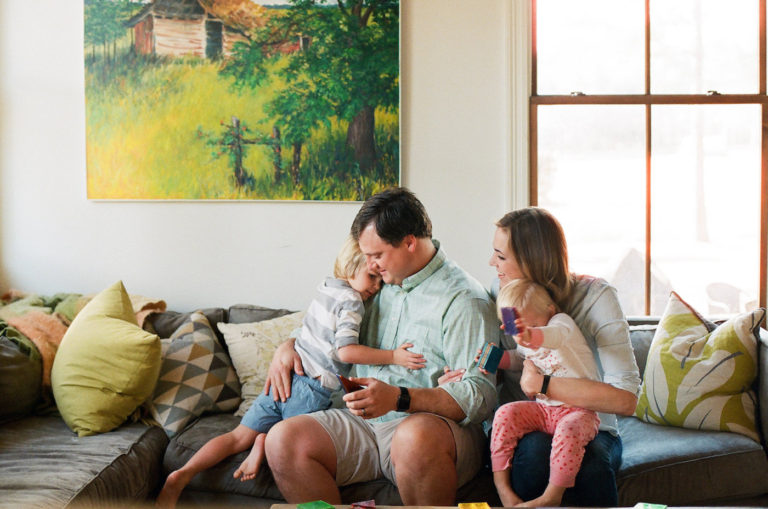 Family Lifestyle Photo Shoot with Hannah Groat // www.thehiveblog.com // #family #lifestyle #photography
