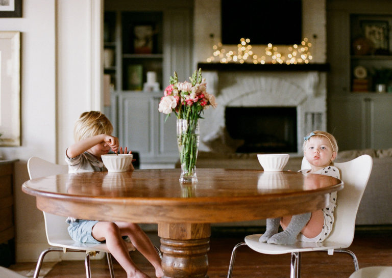 Family Lifestyle Photo Shoot with Hannah Groat // www.thehiveblog.com // #family #lifestyle #photography