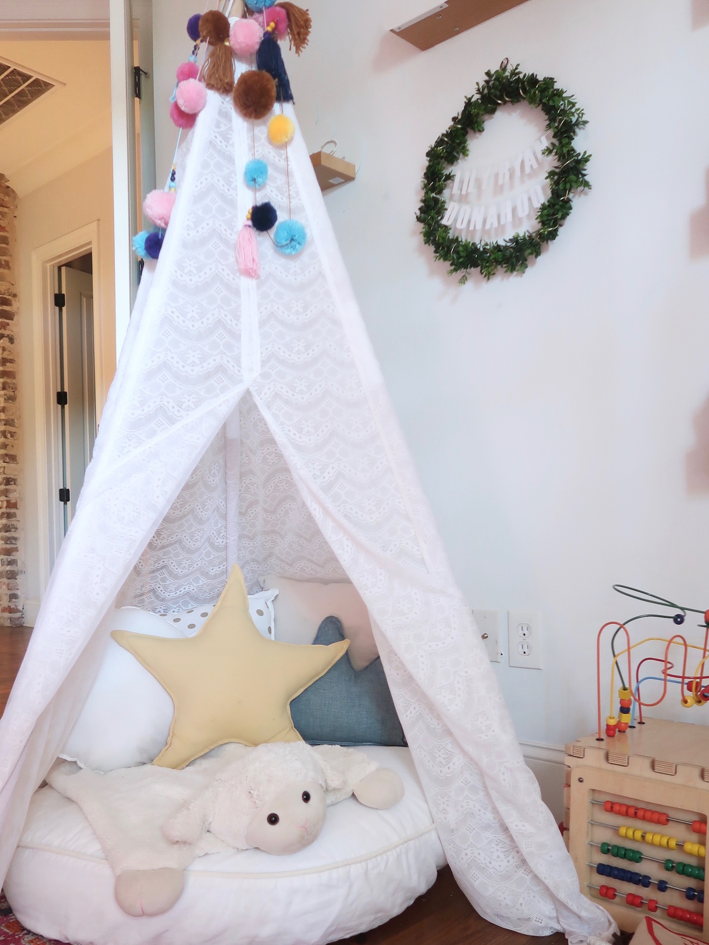 Teepee Joy: Handmade teepees and accessories for boys and girls // www.thehiveblog.com