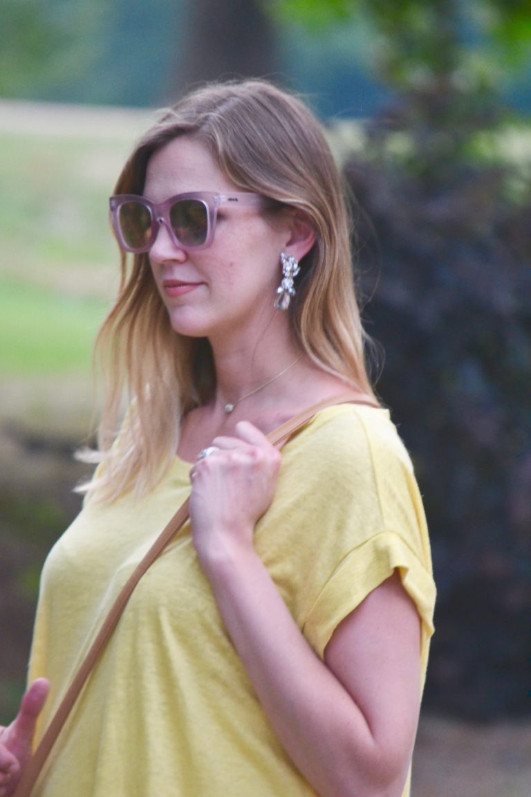 Canary Yellow from Hatch Collection and ripped white skinny jeans from Posh Bump // second trimester style // www.thehiveblog.com