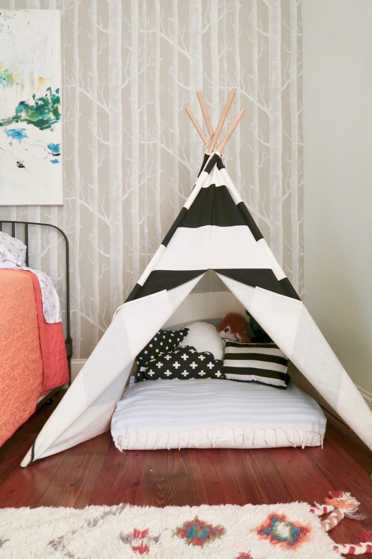 Teepee Joy pillows for little boy's room // www.thehiveblog.com