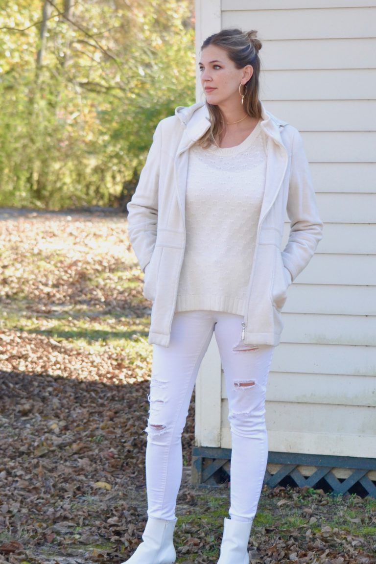 An all white winter // www.thehiveblog.com