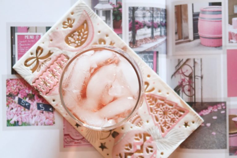 Sparkling Rosé over ice: My favorite new French trend!