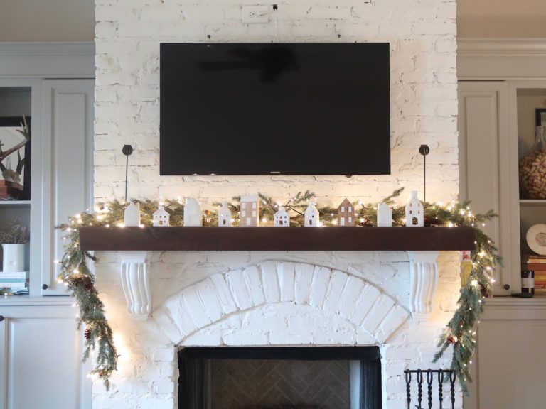 Winter Decorations // www.thehiveblog.com
