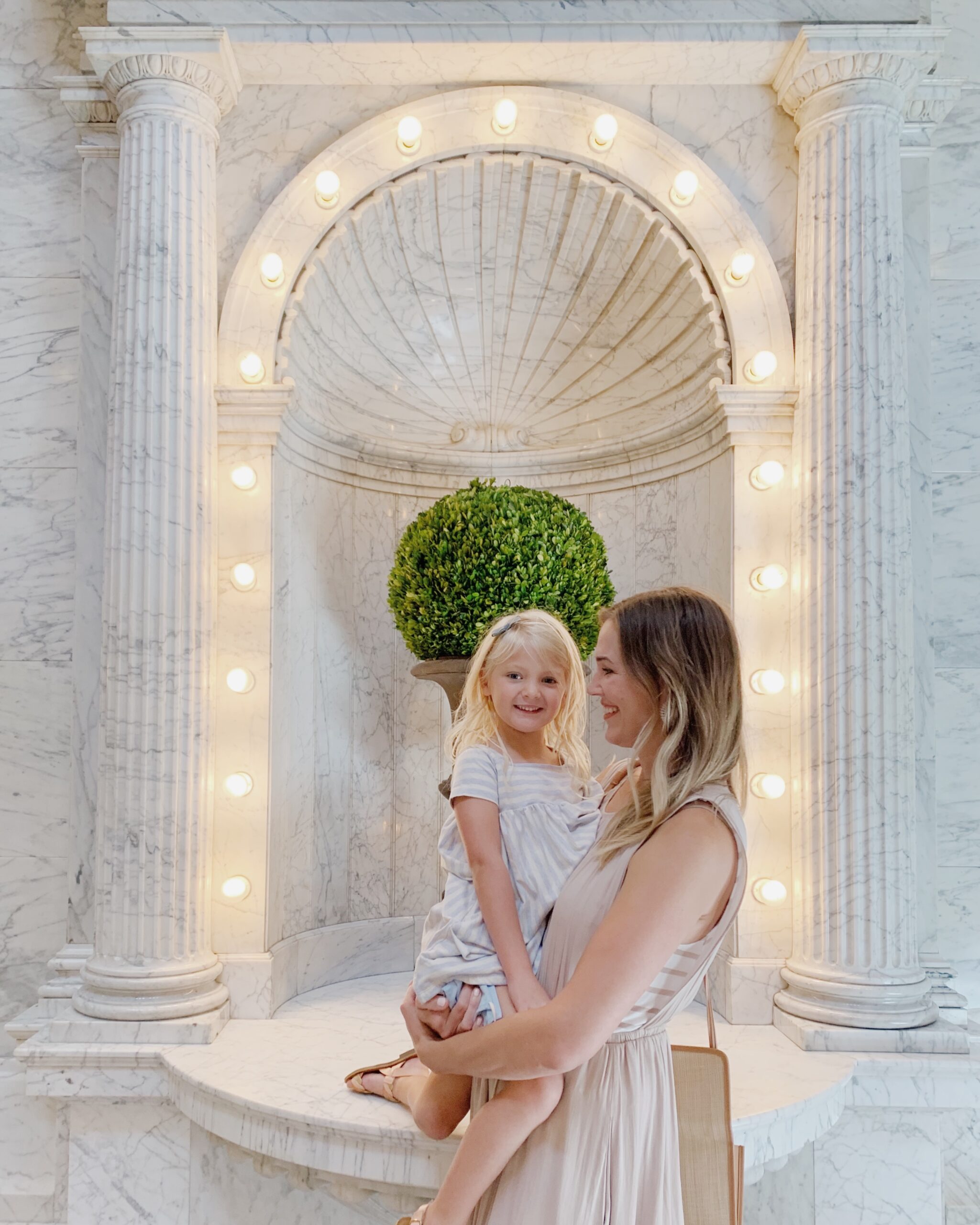 A mother/daughter visit to Jackson, Mississippi's Capitol Building