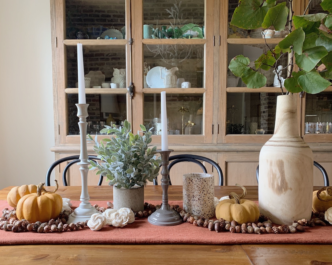 Fun fall tablescape that will carry well into the holidays! 