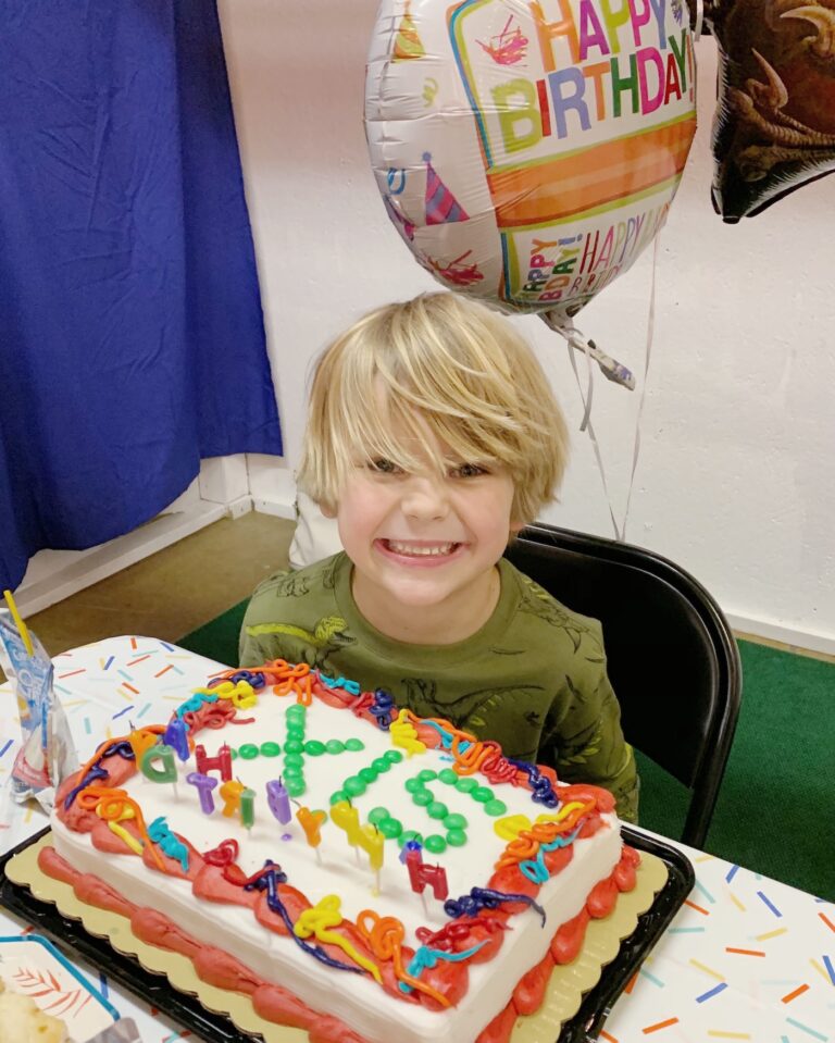 A simplified sixth birthday party // thehiveblog.com