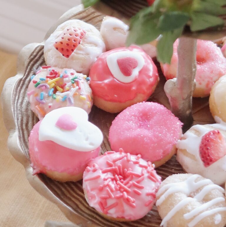 Little Valentine Party with The Dapper Doughnut