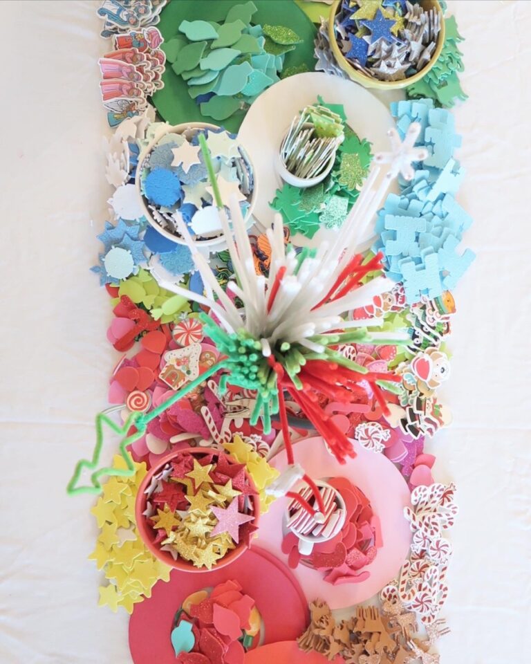 Christmas Craft party -- DIY Foam Wreaths!