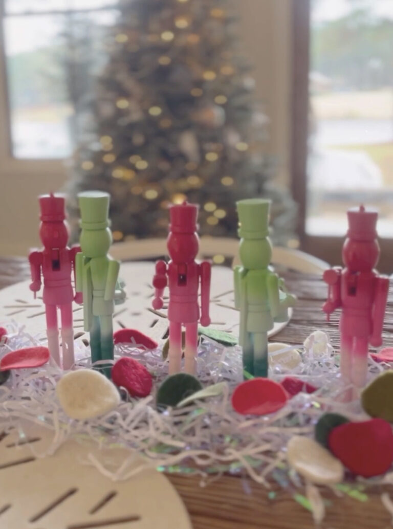 Christmas Confetti // a poem using the colors of christmas to point back to Jesus :)