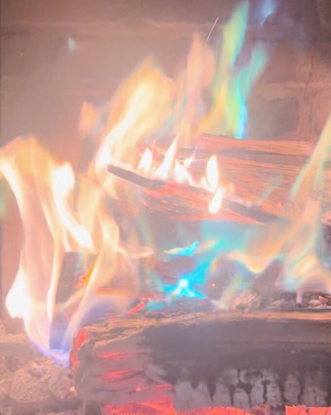 Magical dust that turns your ordinary fire into RAINBOW fire!